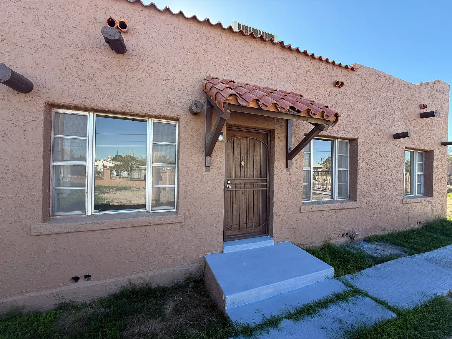 3 bed, 1200 sqft, $1,195 — Photo 1