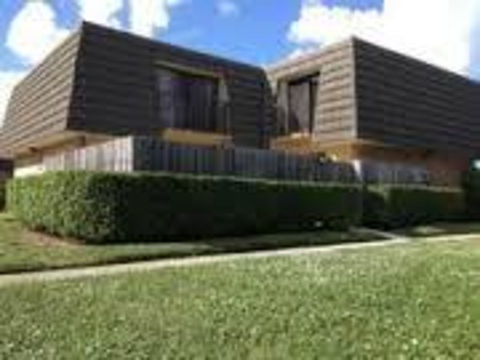 1st image of 131 Sandal Ln