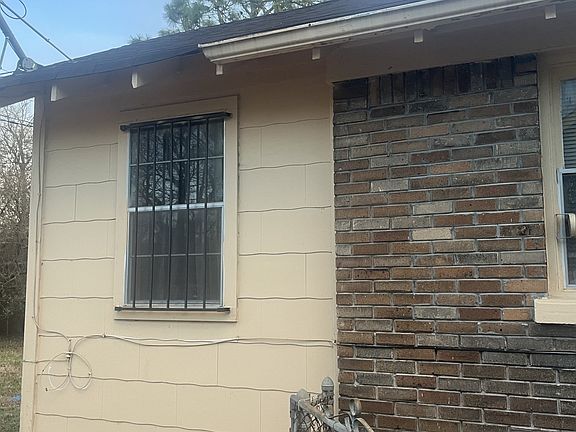 3rd image of 714 Spring St