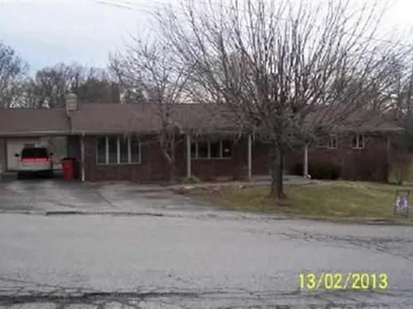 1001 Commanche Dr, Ashland, KY 41102