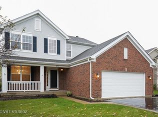 70 Briarwood Dr, Gilberts, IL 60136