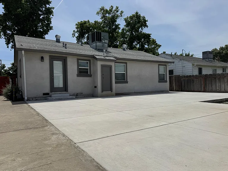 151 Hollywood Ave — Photo 11
