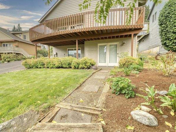 300 Spinnaker Way, Columbia City, OR 97018