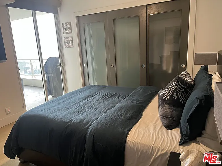723 Palisades Beach Rd #211 — Photo 18