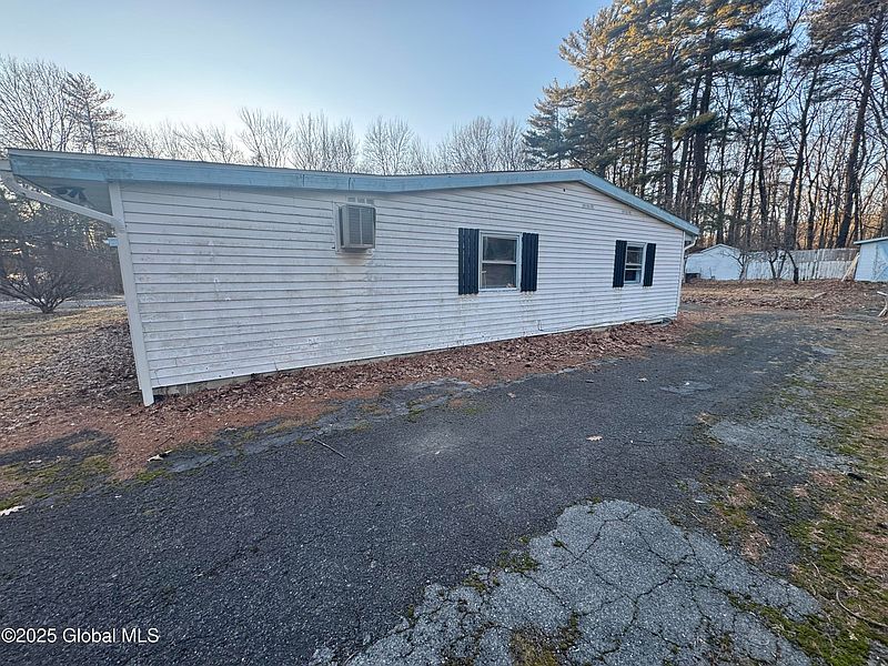 4th image of 170 Clamsteam Road