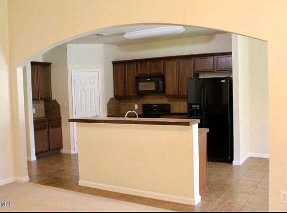 3rd image of 10389 English Manor Dr