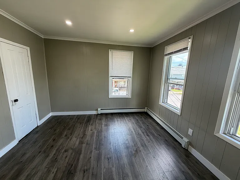 50 E 4th St #2 — Photo 7