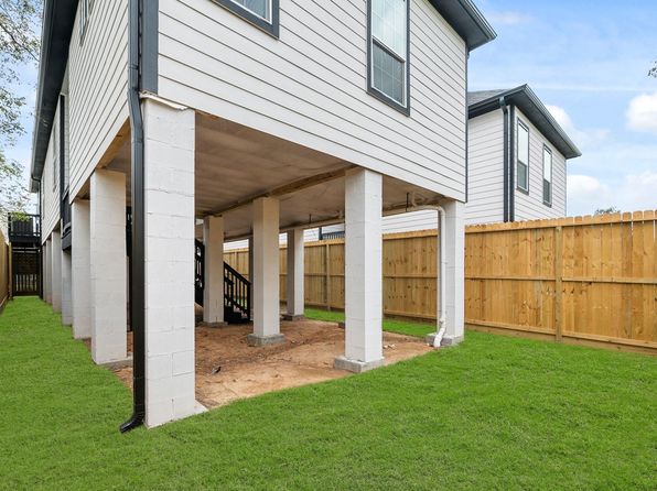 205 3rd St, Rosenberg, TX 77471