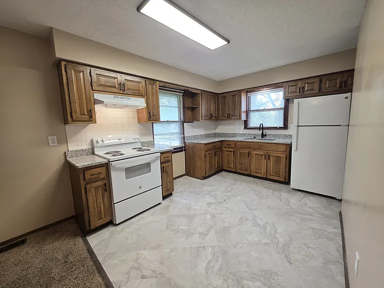 915 N Osage St — Photo 15