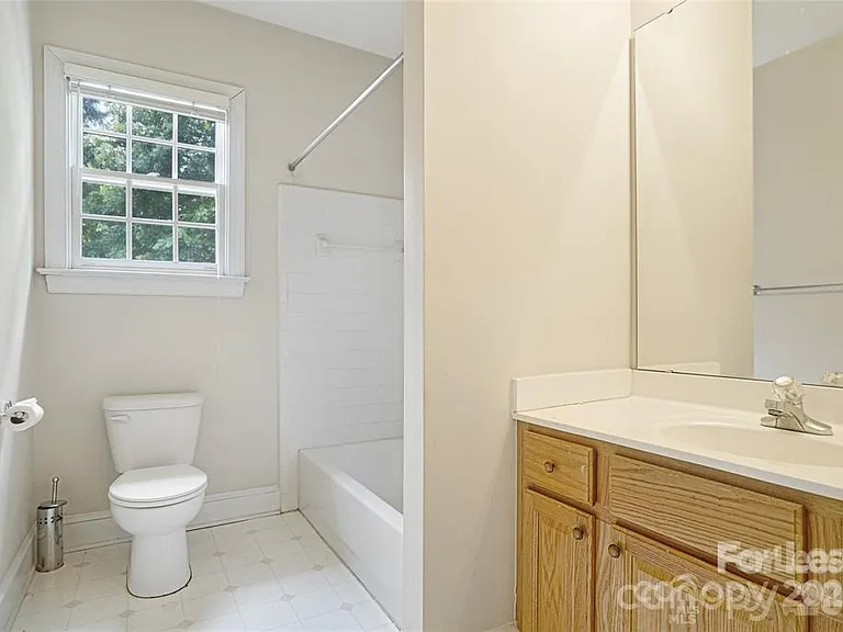 112 McConnell Dr — Photo 37