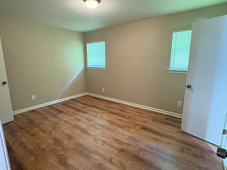 321 Sultan Ct — Photo 6