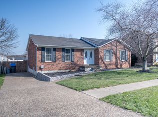 7303 Chestnut Tree Ln, Louisville, KY 40291