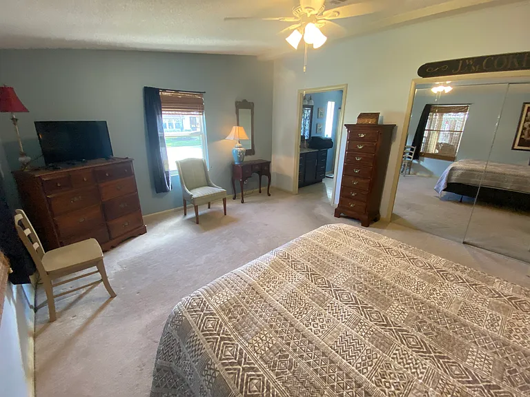 1411 W Schwartz Blvd — Photo 17