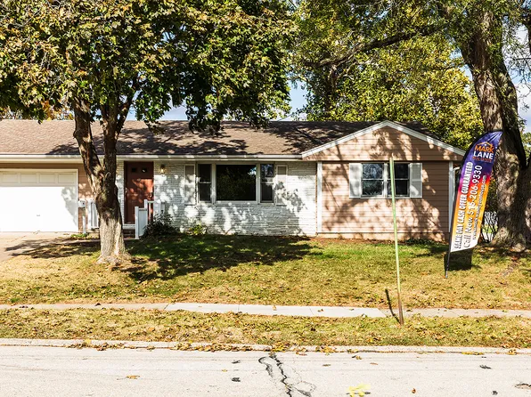 7201 Palm Dr, Urbandale, IA 50322