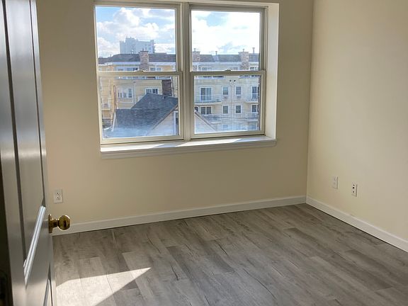 4th image of 192 Beach 102nd St APT 4A