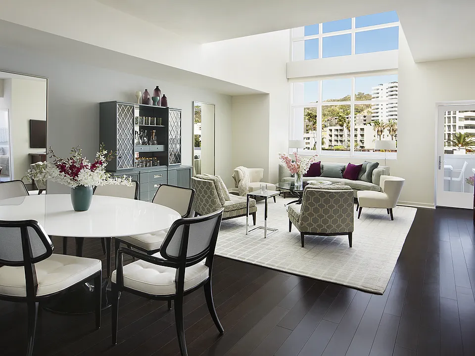 The Avenue Hollywood apartments community photo
