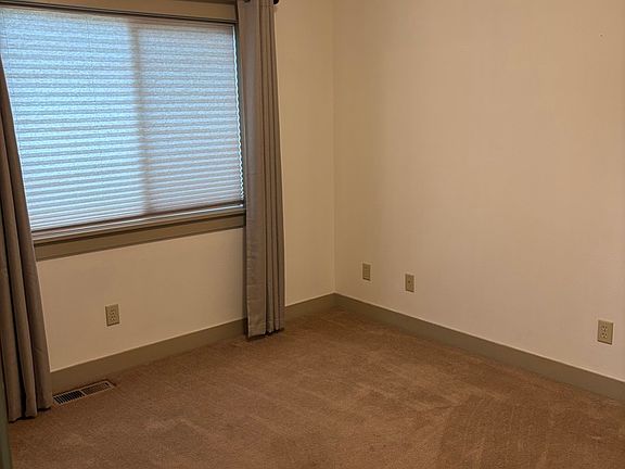 5th image of 677 Speedway Ave