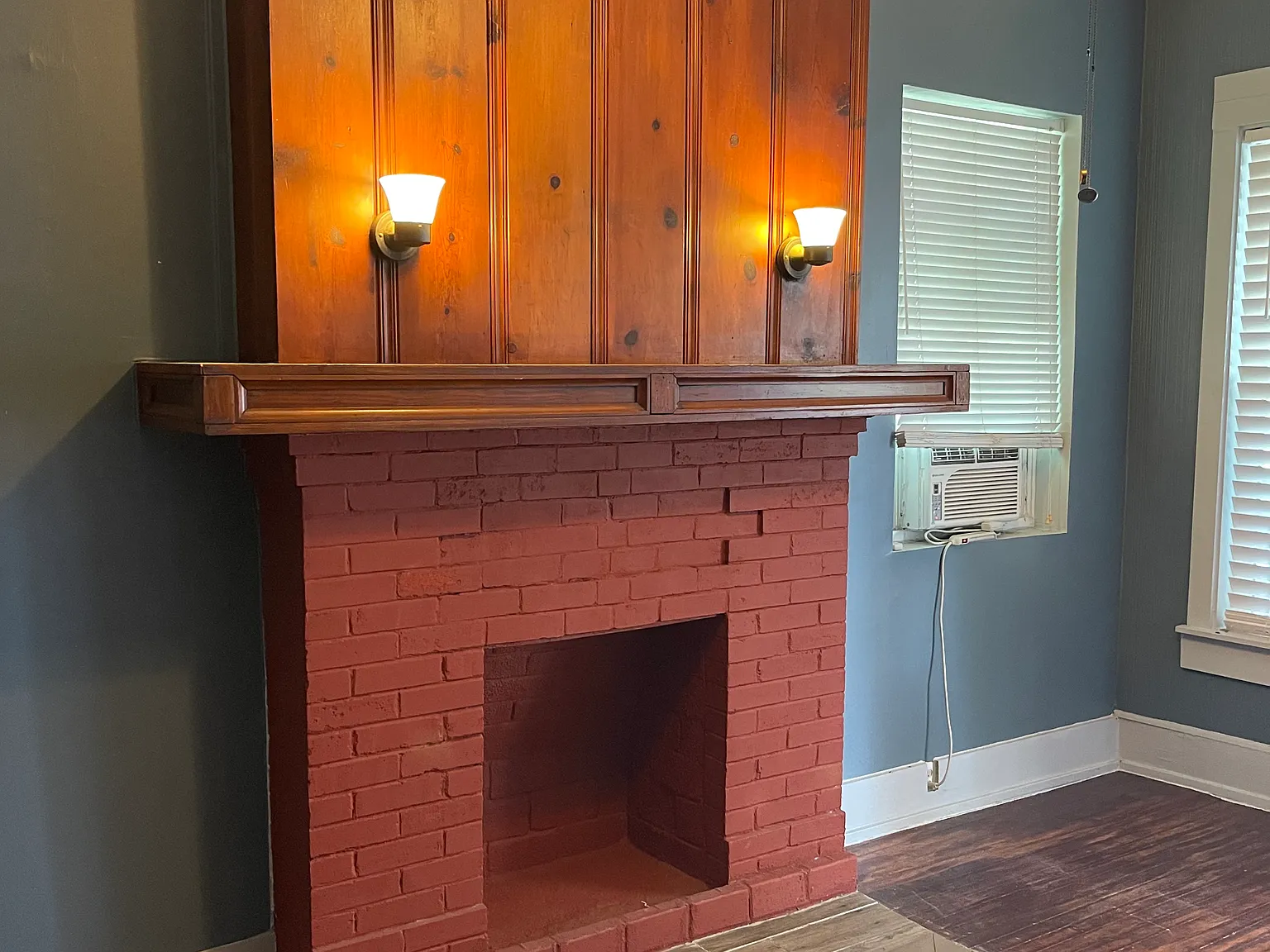 2 bed, 700 sqft, $1,500 — Photo 2