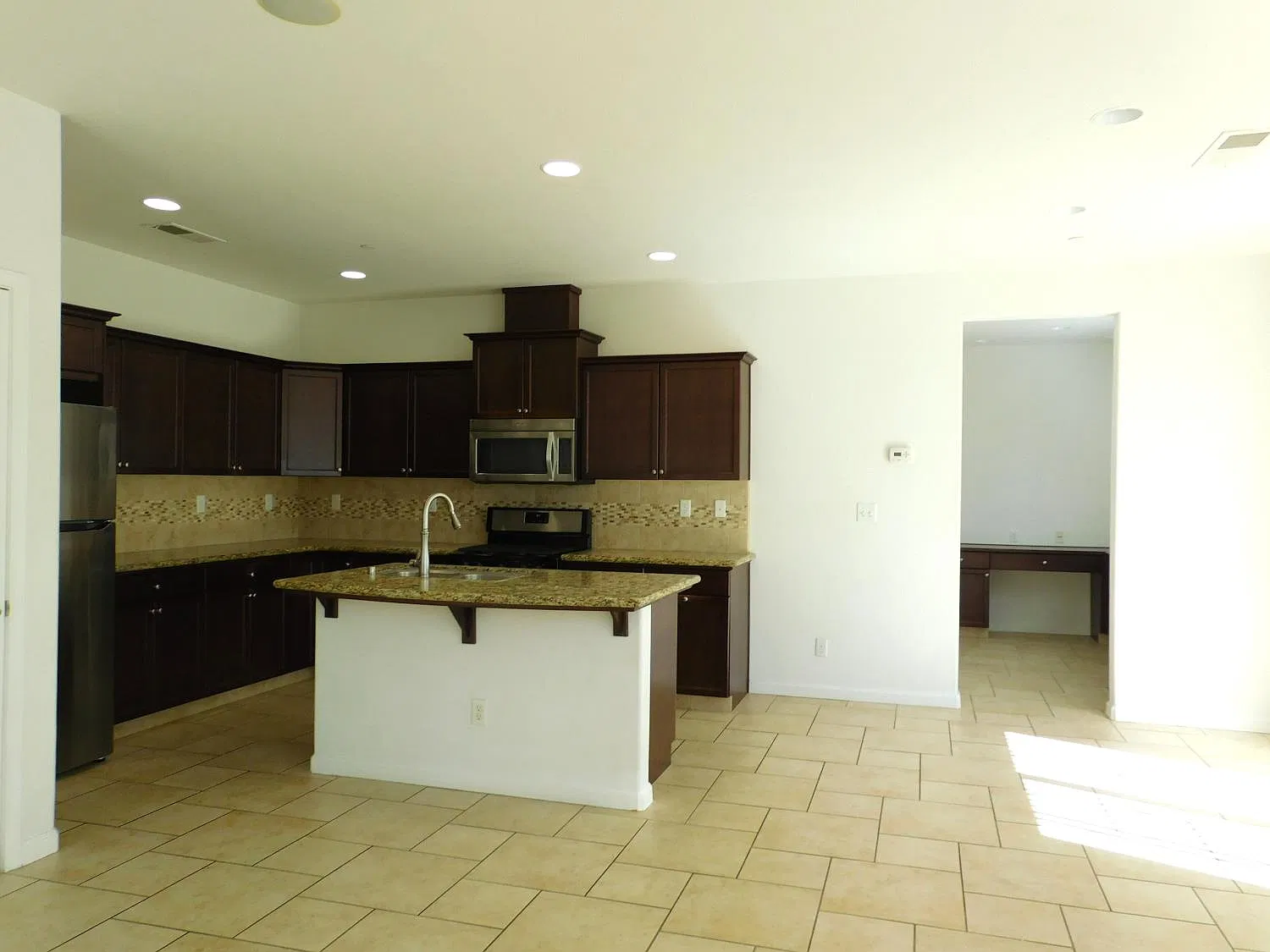 2 bed, 1753 sqft, $2,675 — Photo 4