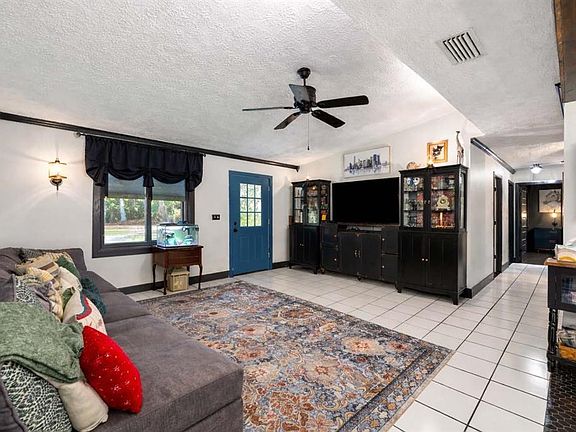 5th image of 4908 SW 45th St