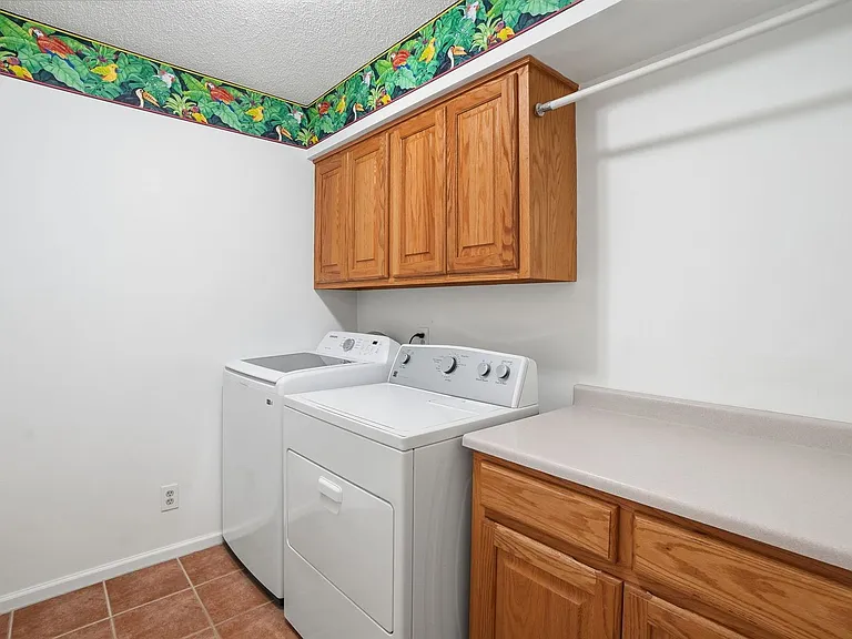 101 Emerald Way — Photo 27