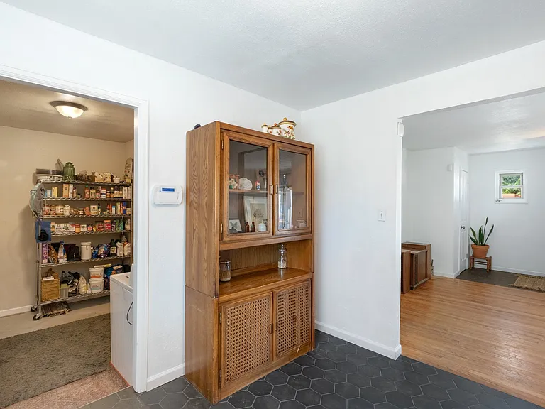 141 Sherri Dr — Photo 13