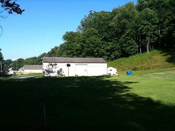3rd image of 961 & 963 Canyon Cv