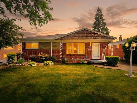 2nd image of 20424 Sunnydale St