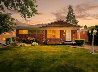 20424 Sunnydale St, Saint Clair Shores, MI 48081