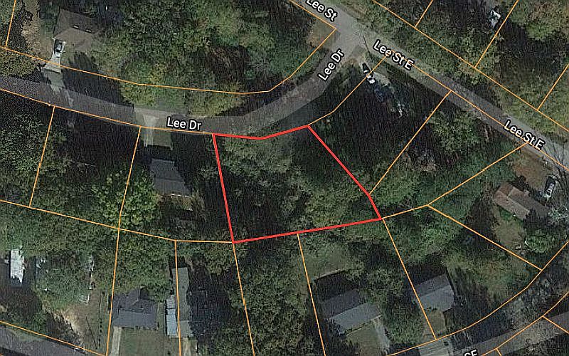1st image of 127 Lee Dr SE