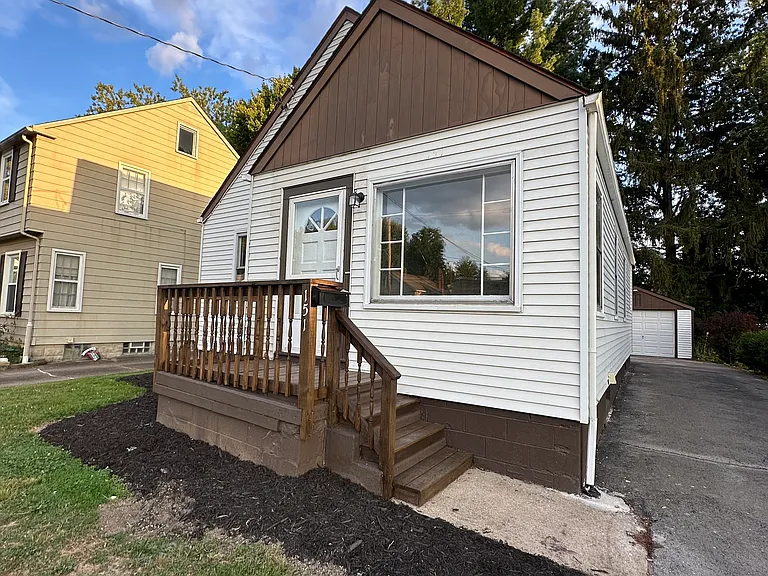 151 Clifton Dr — Photo 22