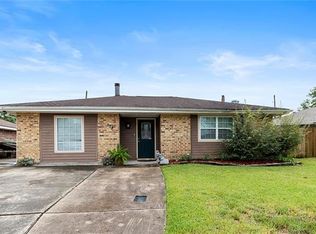 318 River Point Dr, Destrehan, LA 70047
