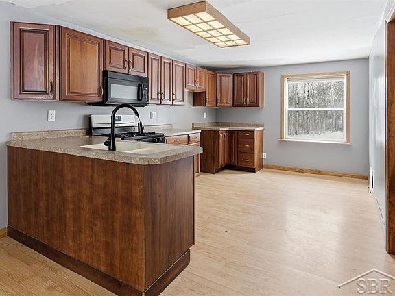 5th image of 2177 W Knox Rd