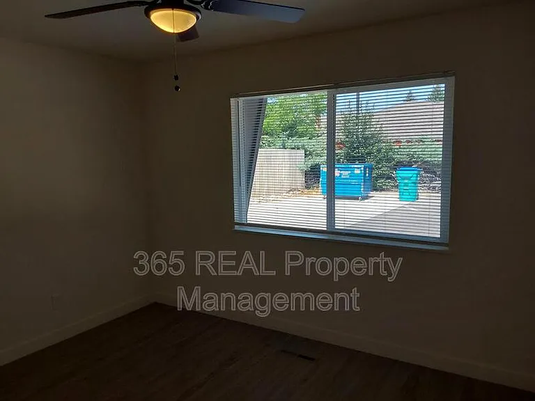 1701 Palm Dr #3 — Photo 3