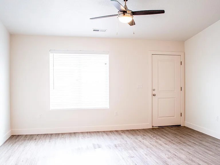 933 N Ironwood Cir — Photo 10