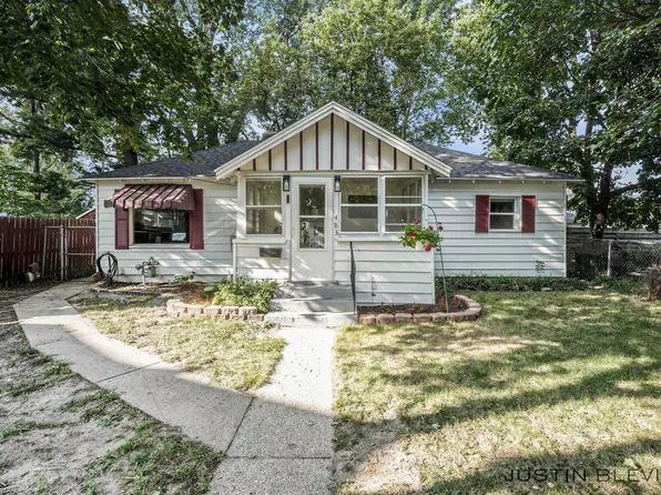 483 Kenwood St NE, Grand Rapids, MI 49505