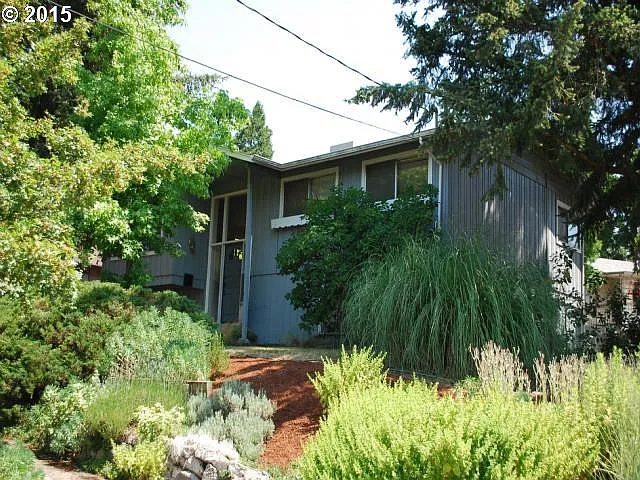 2325 Adams St photo 1