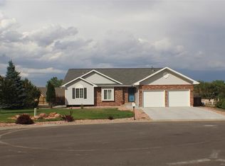 180 Viewridge Ct, Bennett, CO 80102