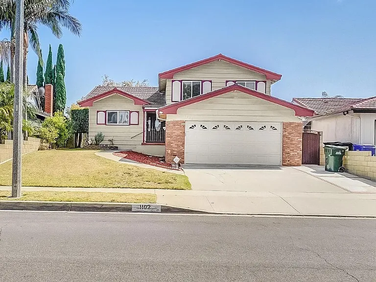 1102 Oakhorne Dr — Photo 15