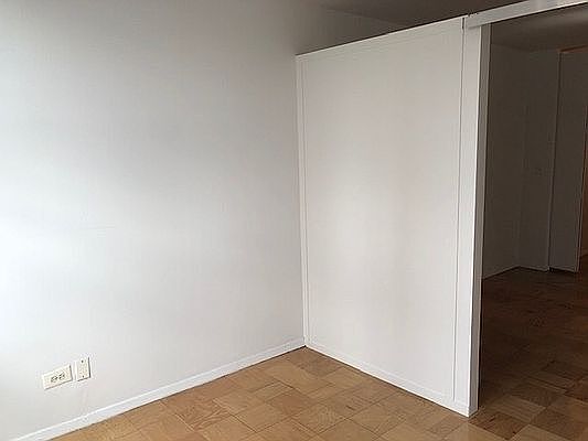 3rd image of 200 E 72nd St APT 23B