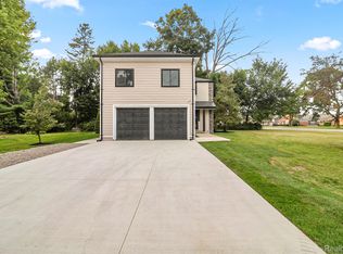 9409 S Main St, Plymouth, MI 48170