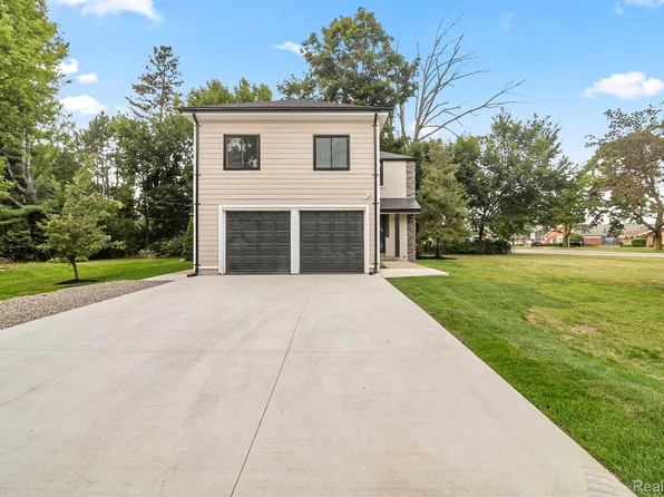 9409 S Main St, Plymouth, MI 48170