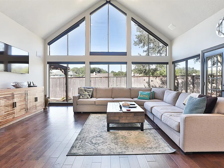 1818 Brookchester Dr — Photo 13