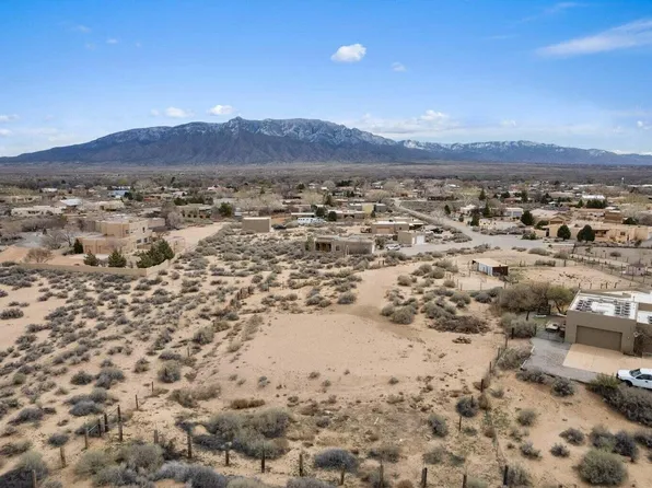 111 Kjersti, Corrales, NM 87048