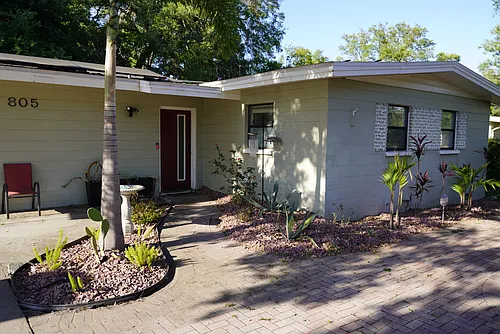 805 W Country Club Dr Photo 1