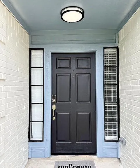 3419 Southdown Dr — Photo 2