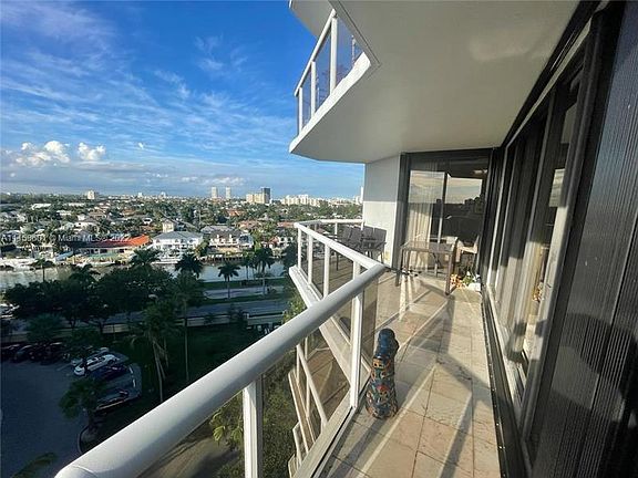 2nd image of 3610 Yacht Club Dr APT 916