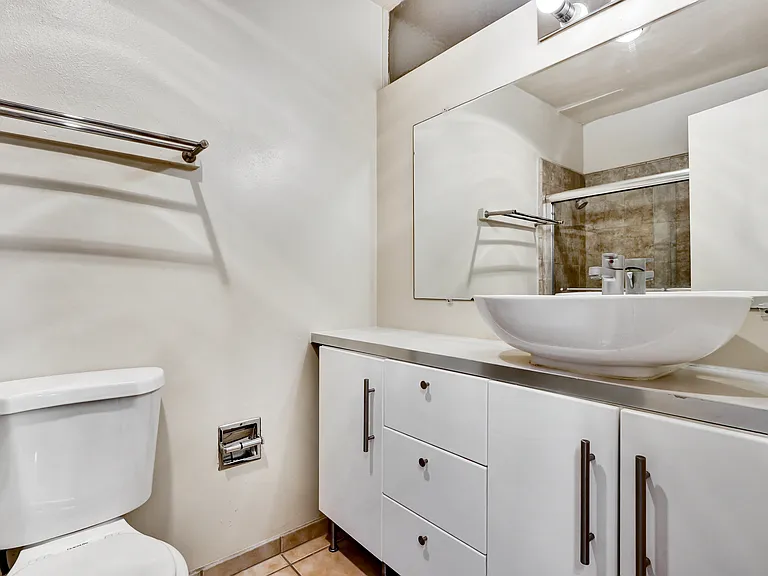 Park Loma Apartments — Photo 7