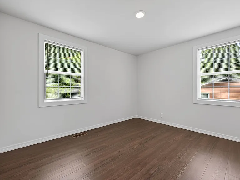 1316 Sunnyview Dr — Photo 17