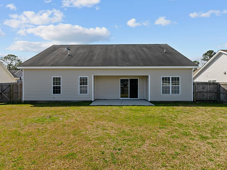 205 Lynden Ln — Photo 25